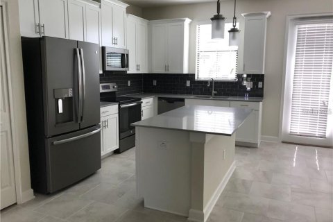Touwnhouse à louer à Orlando, Floride: 4 chambres, 180.69 m2 № 2388362 - photo 3