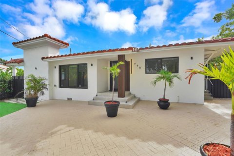 Купить виллу или дом в Майами, Флорида 5 спален, 195.84м2, № 1989940 - фото 22