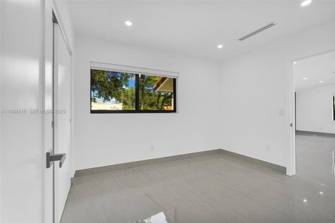 Купить виллу или дом в Майами, Флорида 5 спален, 195.84м2, № 1989940 - фото 26