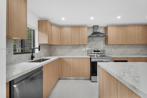 Купить виллу или дом в Майами, Флорида 5 спален, 195.84м2, № 1989940 - фото 7