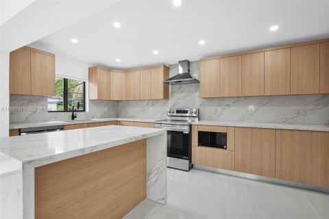 Купить виллу или дом в Майами, Флорида 5 спален, 195.84м2, № 1989940 - фото 12