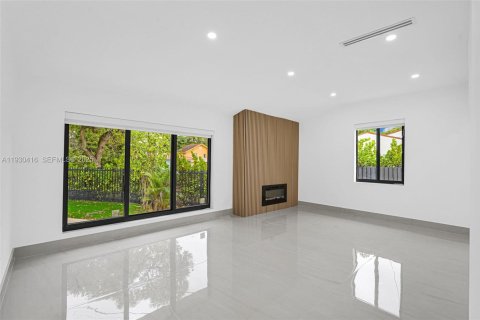 Купить виллу или дом в Майами, Флорида 5 спален, 195.84м2, № 1989940 - фото 17