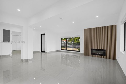 Купить виллу или дом в Майами, Флорида 5 спален, 195.84м2, № 1989940 - фото 21