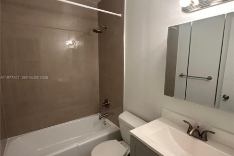 Condominio en venta en Hollywood, Florida, 2 dormitorios, 75.72 m2 № 2044067 - foto 12