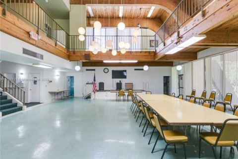 Купить кондоминиум в Халландейл-Бич, Флорида 1 спальня, 72.93м2, № 1958576 - фото 26