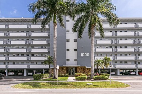 Купить кондоминиум в Халландейл-Бич, Флорида 1 спальня, 72.93м2, № 1958576 - фото 22