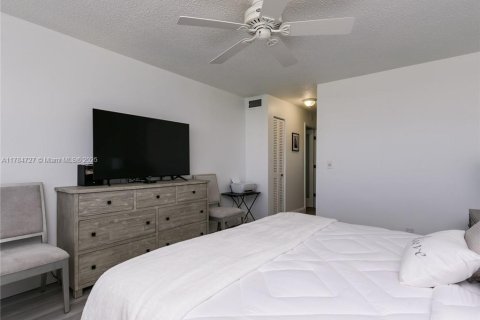 Купить кондоминиум в Халландейл-Бич, Флорида 1 спальня, 72.93м2, № 1958576 - фото 18