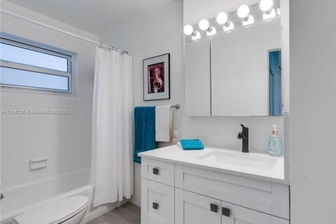 Купить кондоминиум в Халландейл-Бич, Флорида 1 спальня, 72.93м2, № 1958576 - фото 20