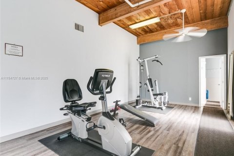 Купить кондоминиум в Халландейл-Бич, Флорида 1 спальня, 72.93м2, № 1958576 - фото 28