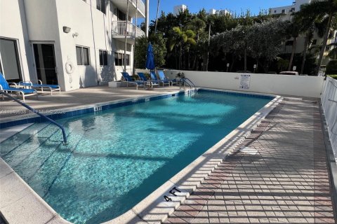 Купить кондоминиум в Майами-Бич, Флорида 2 спальни, 99.41м2, № 2005239 - фото 10