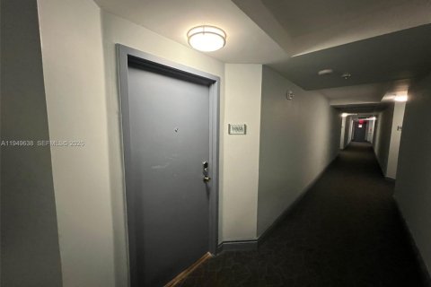 Купить кондоминиум в Майами-Бич, Флорида 2 спальни, 99.41м2, № 2005239 - фото 12