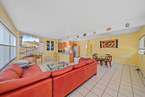 Commercial property in Sarasota, Florida 3 bedrooms, 206.43 sq.m. № 1869850 - photo 17
