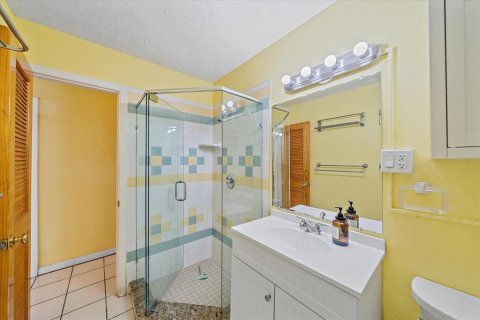 Commercial property in Sarasota, Florida 3 bedrooms, 206.43 sq.m. № 1869850 - photo 25