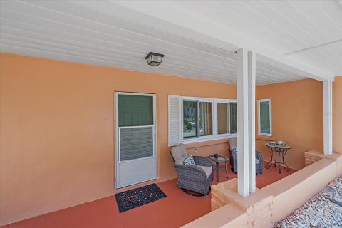 Commercial property in Sarasota, Florida 3 bedrooms, 206.43 sq.m. № 1869850 - photo 6