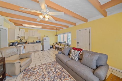 Commercial property in Sarasota, Florida 3 bedrooms, 206.43 sq.m. № 1869850 - photo 8