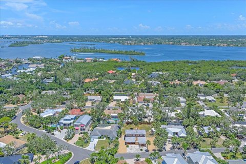 Commercial property in Sarasota, Florida 3 bedrooms, 206.43 sq.m. № 1869850 - photo 2