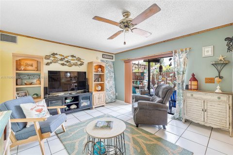 Townhouse in Davie, Florida 3 bedrooms, 153.66 sq.m. № 1735884 - photo 14