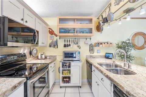 Townhouse in Davie, Florida 3 bedrooms, 153.66 sq.m. № 1735884 - photo 5