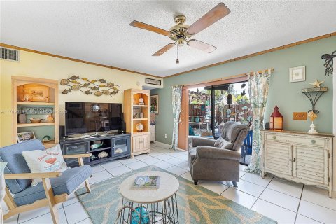 Townhouse in Davie, Florida 3 bedrooms, 153.66 sq.m. № 1735884 - photo 10