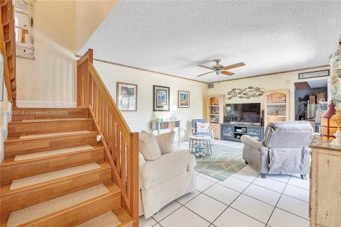 Townhouse in Davie, Florida 3 bedrooms, 153.66 sq.m. № 1735884 - photo 18
