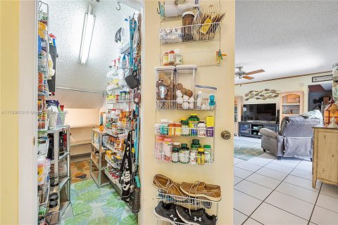 Townhouse in Davie, Florida 3 bedrooms, 153.66 sq.m. № 1735884 - photo 17