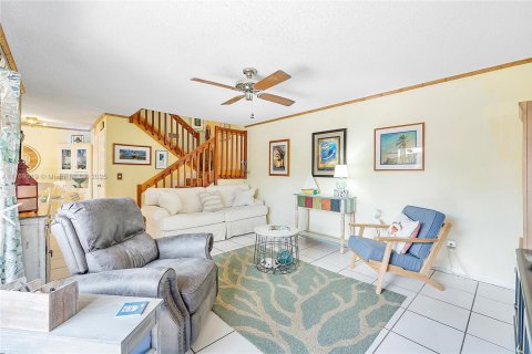 Townhouse in Davie, Florida 3 bedrooms, 153.66 sq.m. № 1735884 - photo 12