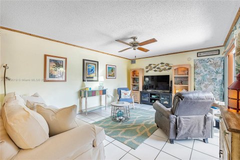 Townhouse in Davie, Florida 3 bedrooms, 153.66 sq.m. № 1735884 - photo 13