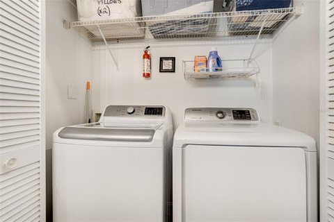Condo in Clearwater, Florida, 1 bedroom  № 2381332 - photo 11