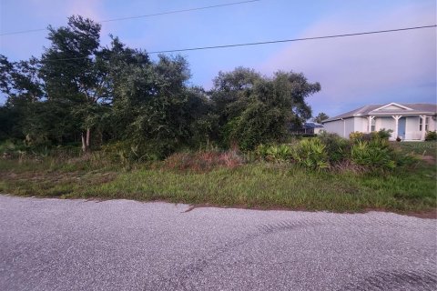 Land in Port Charlotte, Florida № 2234870 - photo 2