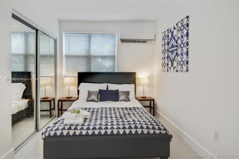 Villa ou maison à louer à Miami, Floride: 403.57 m2 № 2019070 - photo 6