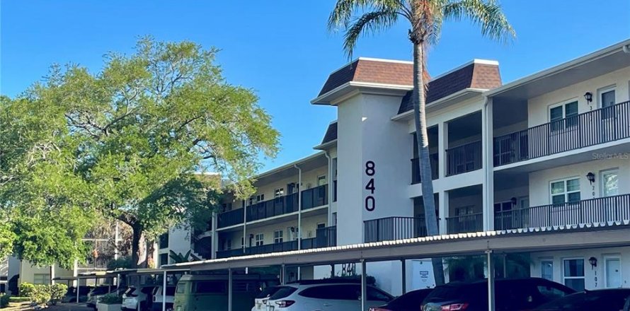 Condo in Dunedin, Florida, 2 bedrooms  № 2207864