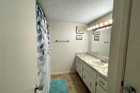 Condo in Dunedin, Florida, 2 bedrooms  № 2207864 - photo 12