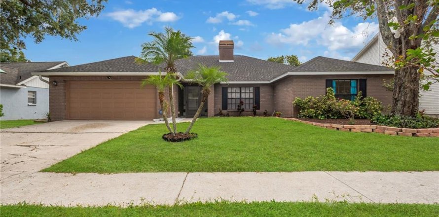 House in Valrico, Florida 4 bedrooms, 211.26 sq.m. № 2396421