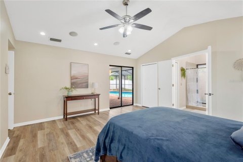 House in Valrico, Florida 4 bedrooms, 211.26 sq.m. № 2396421 - photo 22