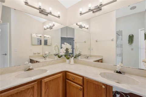 House in Valrico, Florida 4 bedrooms, 211.26 sq.m. № 2396421 - photo 25
