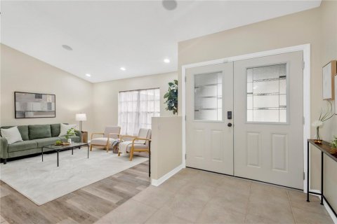 House in Valrico, Florida 4 bedrooms, 211.26 sq.m. № 2396421 - photo 7