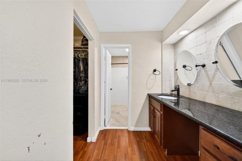 House in Miami, Florida 3 bedrooms, 129.78 sq.m. № 2030075 - photo 28