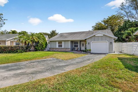 House in Miami, Florida 3 bedrooms, 129.78 sq.m. № 2030075 - photo 5