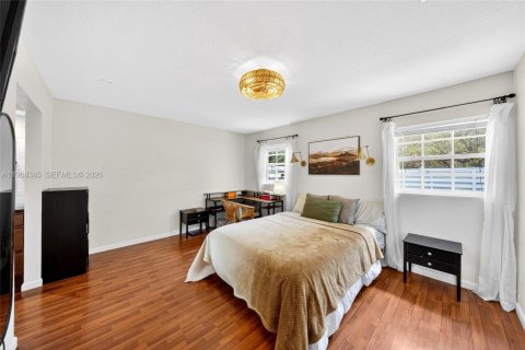 House in Miami, Florida 3 bedrooms, 129.78 sq.m. № 2030075 - photo 26