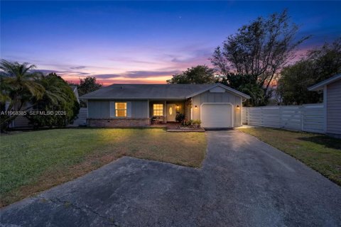 House in Miami, Florida 3 bedrooms, 129.78 sq.m. № 2030075 - photo 3