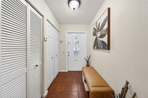 House in Miami, Florida 3 bedrooms, 129.78 sq.m. № 2030075 - photo 7