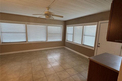Villa ou maison à louer à Palm Coast, Floride: 3 chambres, 179.58 m2 № 2429397 - photo 5