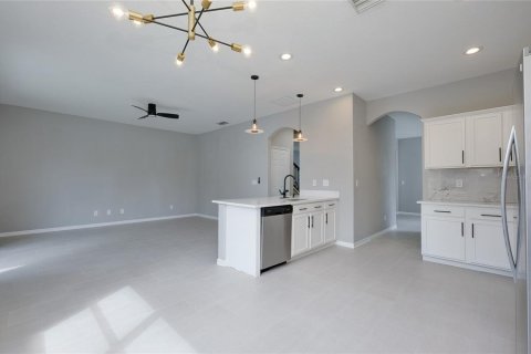 House in Lakewood Ranch, Florida 4 bedrooms, 186.92 sq.m. № 2421880 - photo 28