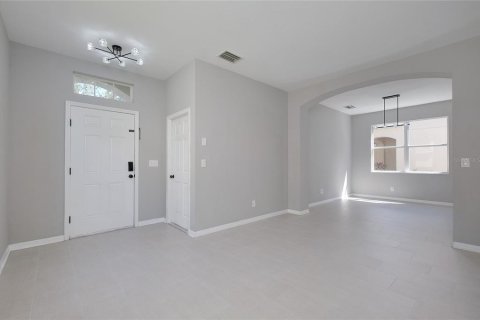 House in Lakewood Ranch, Florida 4 bedrooms, 186.92 sq.m. № 2421880 - photo 15