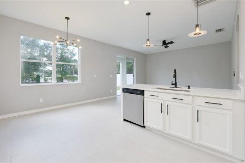 House in Lakewood Ranch, Florida 4 bedrooms, 186.92 sq.m. № 2421880 - photo 3