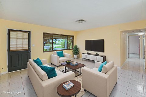 Casa en venta en Saint Petersburg, Florida, 3 dormitorios, 113.9 m2 № 1844793 - foto 8