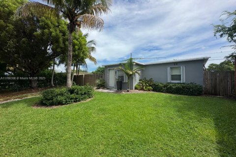 Villa ou maison à vendre à Homestead, Floride: 1 chambre, 62.89 m2 № 1978168 - photo 1