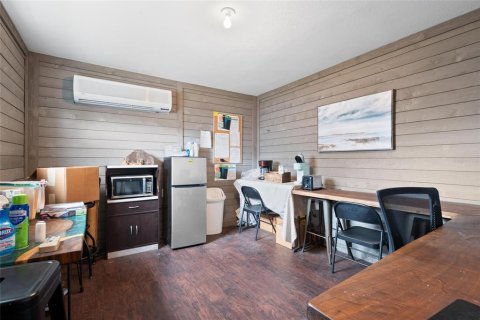 Propiedad comercial en venta en Tarpon Springs, Florida, 222.97 m2 № 1835380 - foto 9