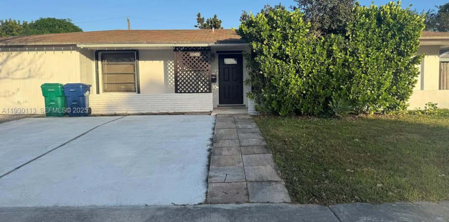 Casa en Miami, Florida 3 dormitorios, 176.33 m2 № 1989089