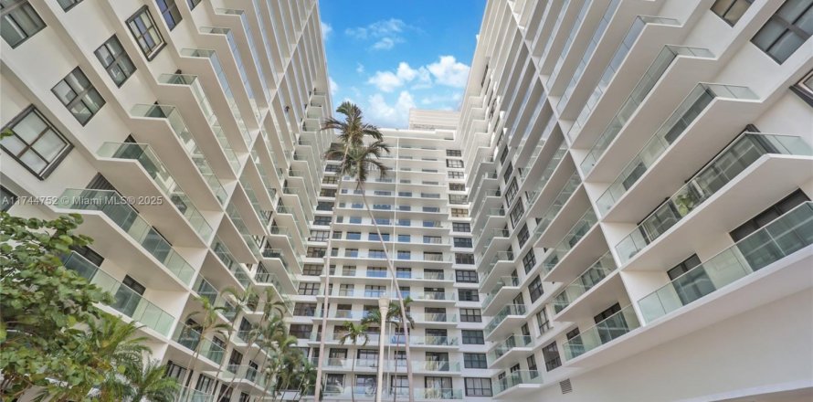 Condo à Bal Harbour, Floride, 2 chambres  № 1707723